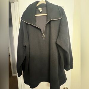 Black ribbed fabric crewneck with zipper